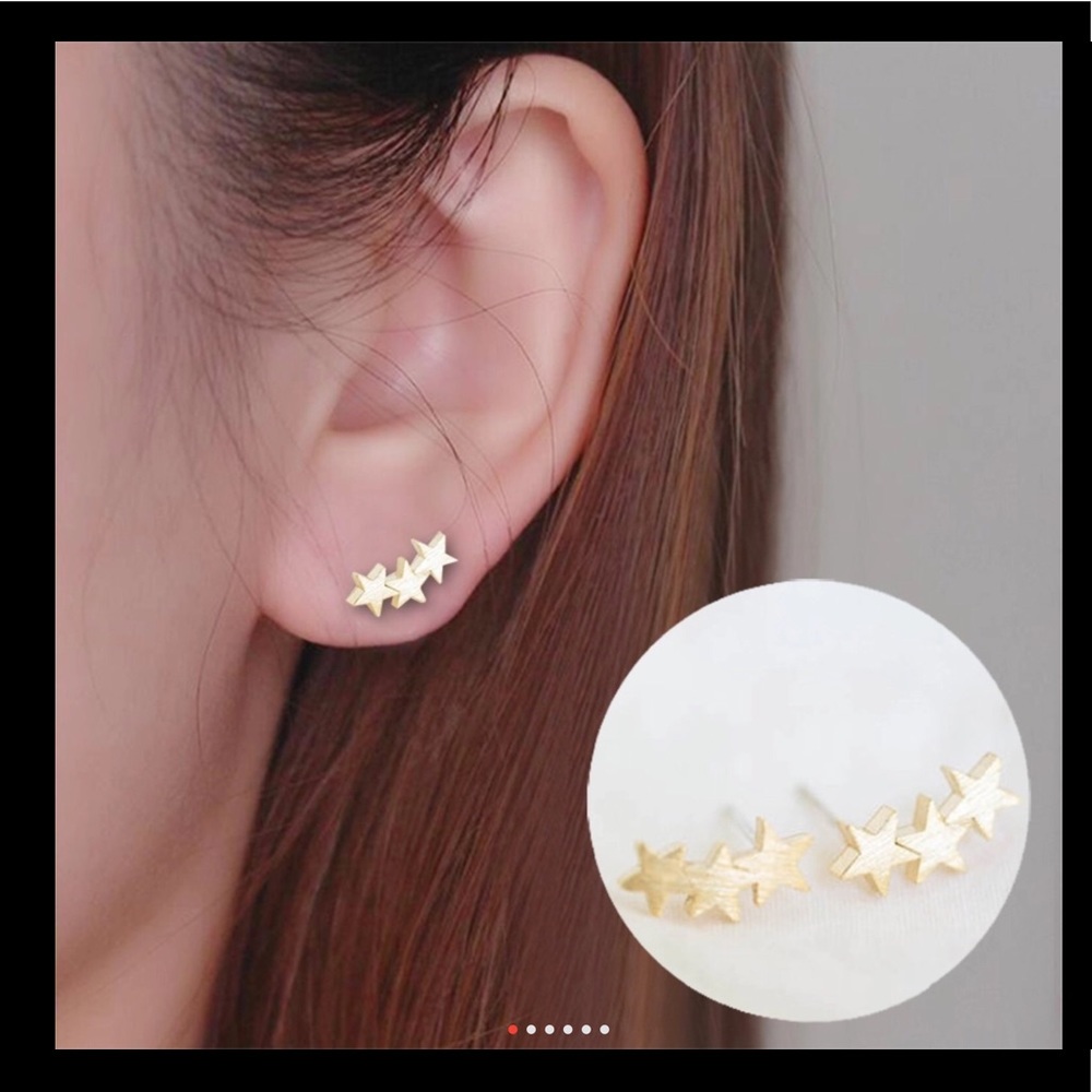 ❤️NEW💕climbing star studs in gold and silver